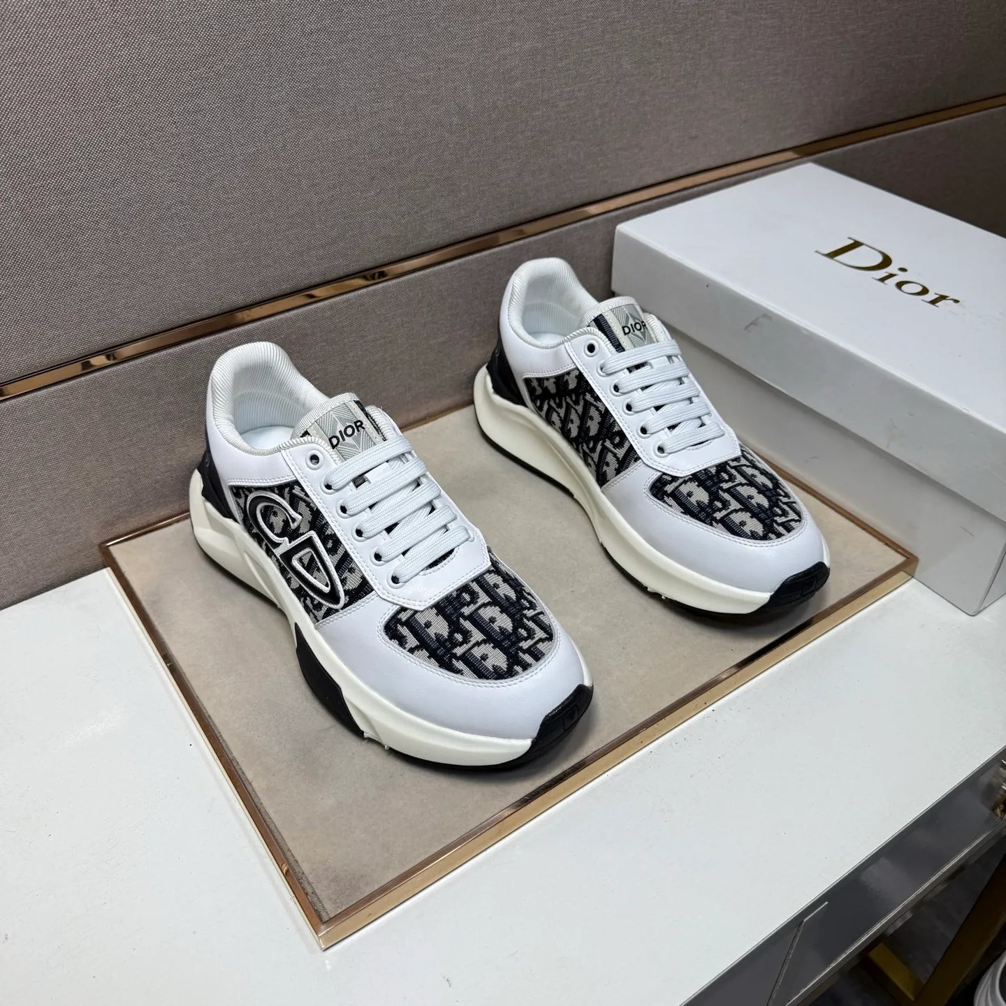 ⬛️Men's shoes💰p442 [Dior~] Men's casual shoes 2025z cabinet sales simultaneously 🔶Size: 38-44#️⃣ 🔷2 colors🔜The upper is made of multi-material splicing➕Mesh lining, comfortable and breathable, sole: original comfortable and wear-resistant outsole, ⚠️real thing📱photographed🎬real thing is better📢📢📢